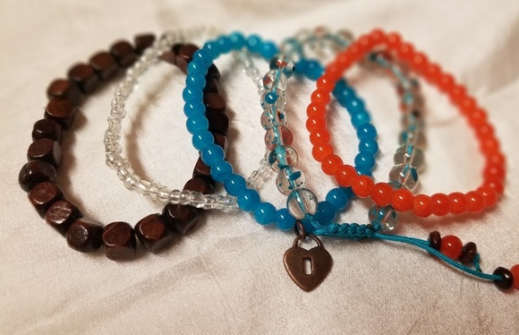 Handmade bracelets - Picture 4 of 5